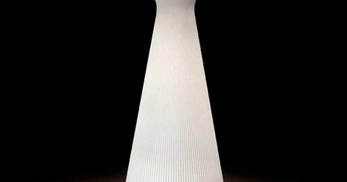 Tavolino Luminoso da Esterno con Piano Rotondo in HPL Made in Italy - Desmond