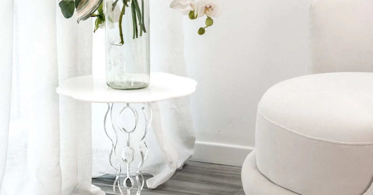 Tavolino tondo bianco diametro 36cm design moderno Janis,made in Italy