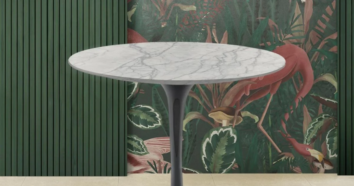 Tavolino Tulip Eero Saarinen H 39 con Piano in Marmo di Carrara Statuarietto - Scarlet