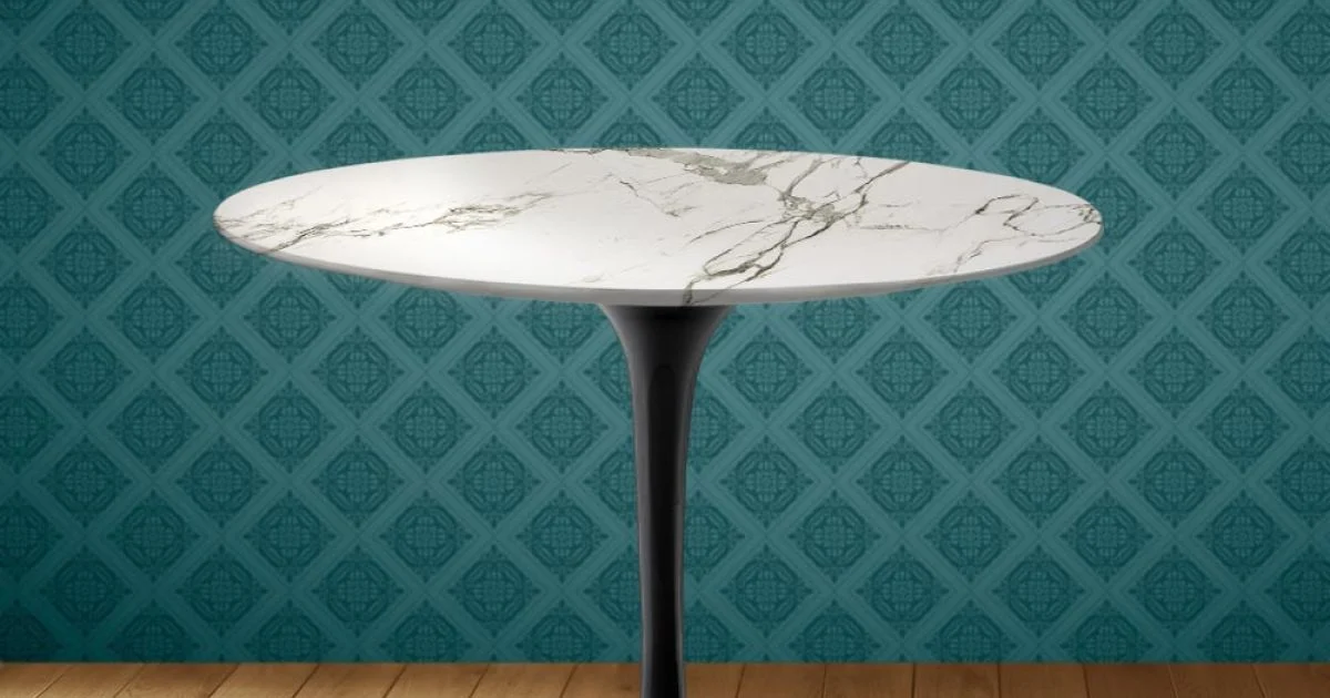 Tavolino Tulip Eero Saarinen H 41 in Ceramica Aura 22 Made in Italy - Scarlet
