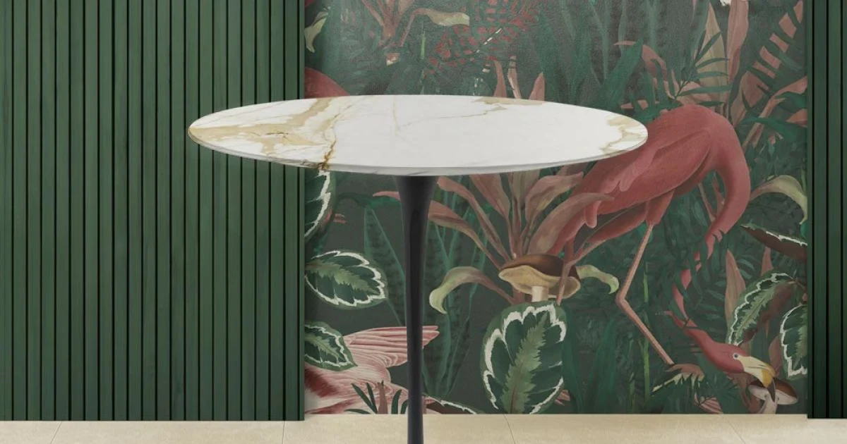 Tavolino Tulip Saarinen H 52 con Piano Ovale in Marmo Calacatta Oro Made in Italy - Scarlet