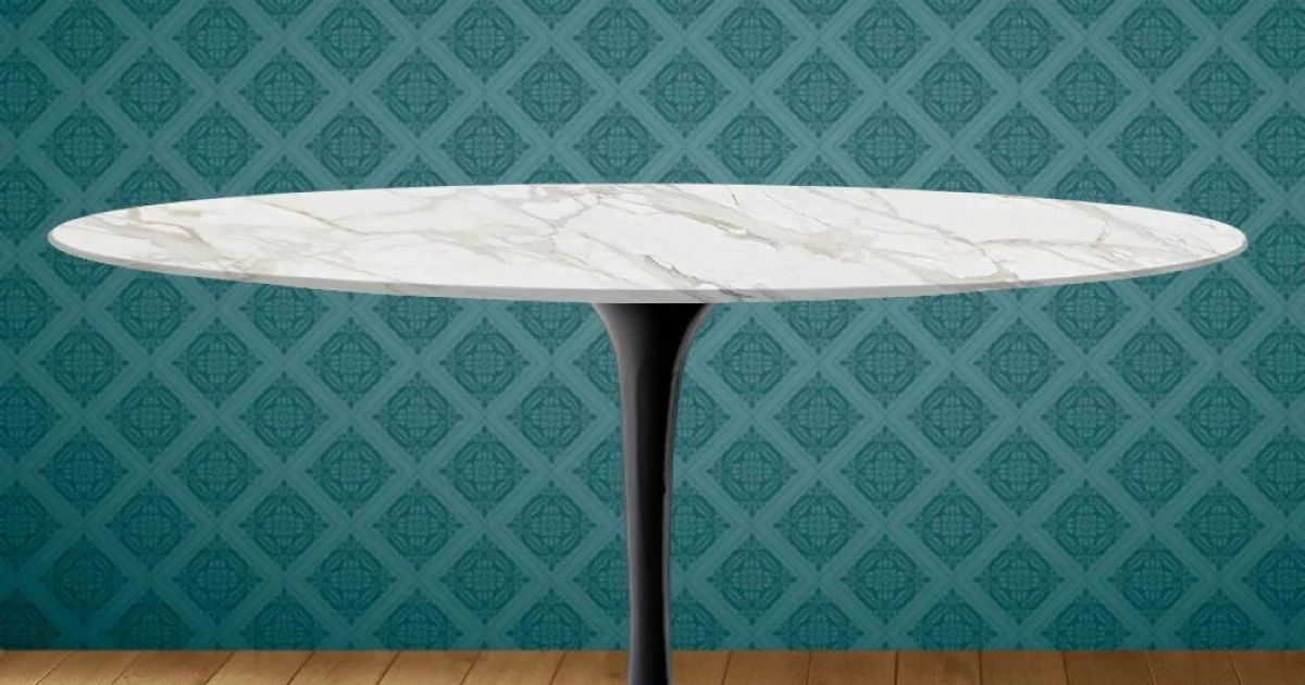 Tavolino Tulip Saarinen Ovale H 41 in Ceramica Morpheus Made in Italy - Scarlet