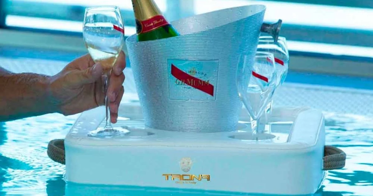 Tavolino – vassoio galleggiante di design in ecopelle nautica Trona