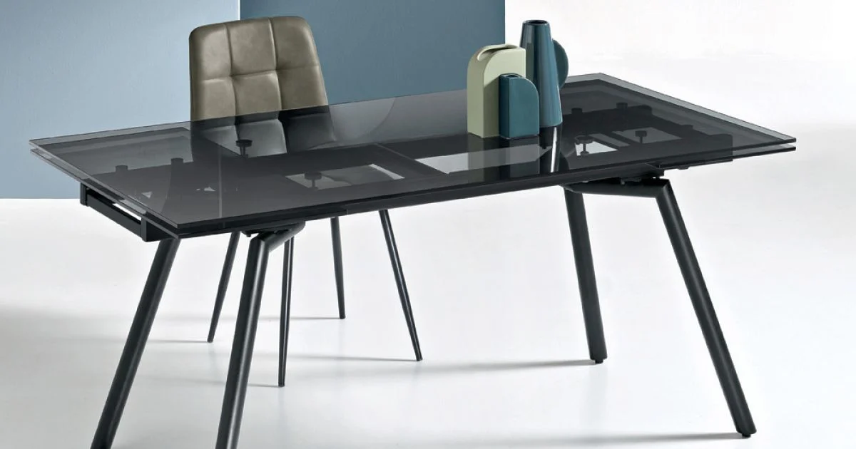 Tavolo Allungabile 160/240x91 cm in Vetro Fumè e Base in Metallo Nero - Colonna