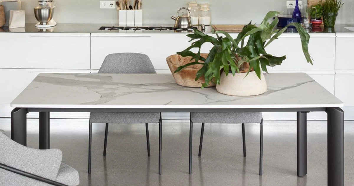 Tavolo Allungabile a 298 cm in Ceramica e Metallo Made in Italy - Tulipano