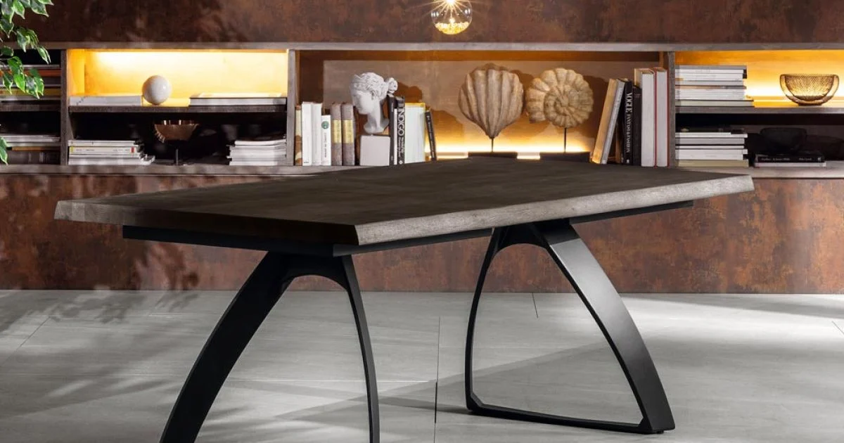 Tavolo Allungabile a 300 cm in Rovere Impiallacciato e Base in Alluminio - Travis