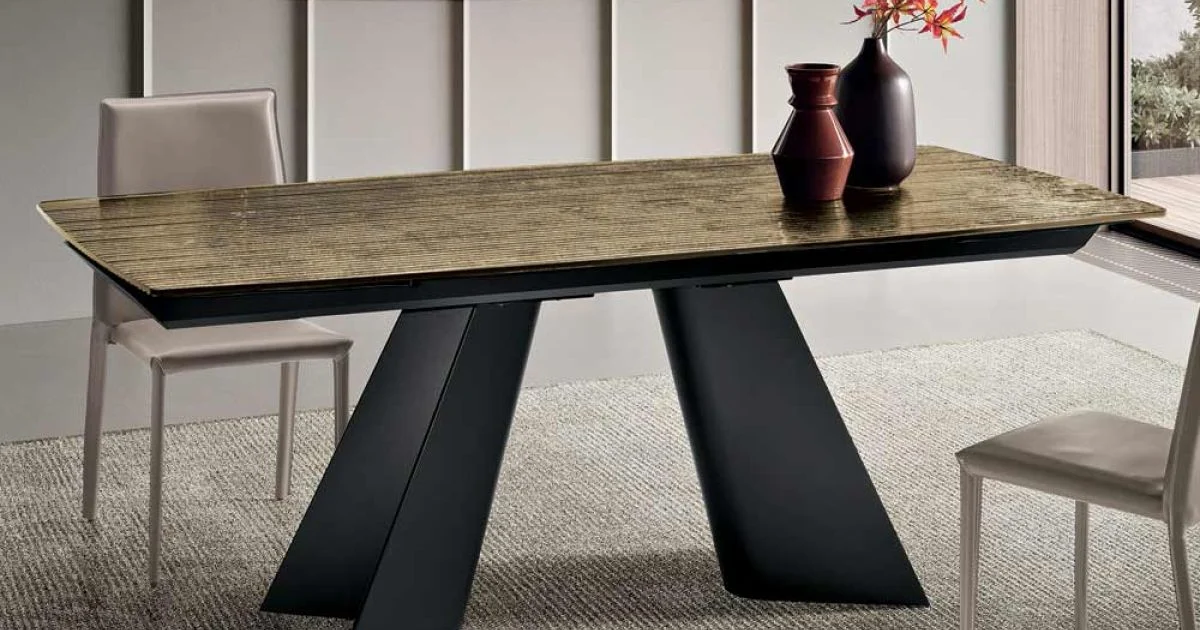 Tavolo Allungabile con Base in Metallo e Piano in Vetro Rigato Made in Italy - Lumo
