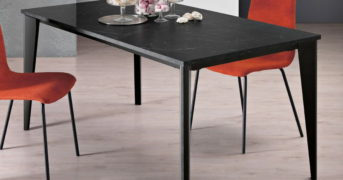 Tavolo Allungabile in Melaminico Finitura Marmo Nero Made in Italy - Ariel