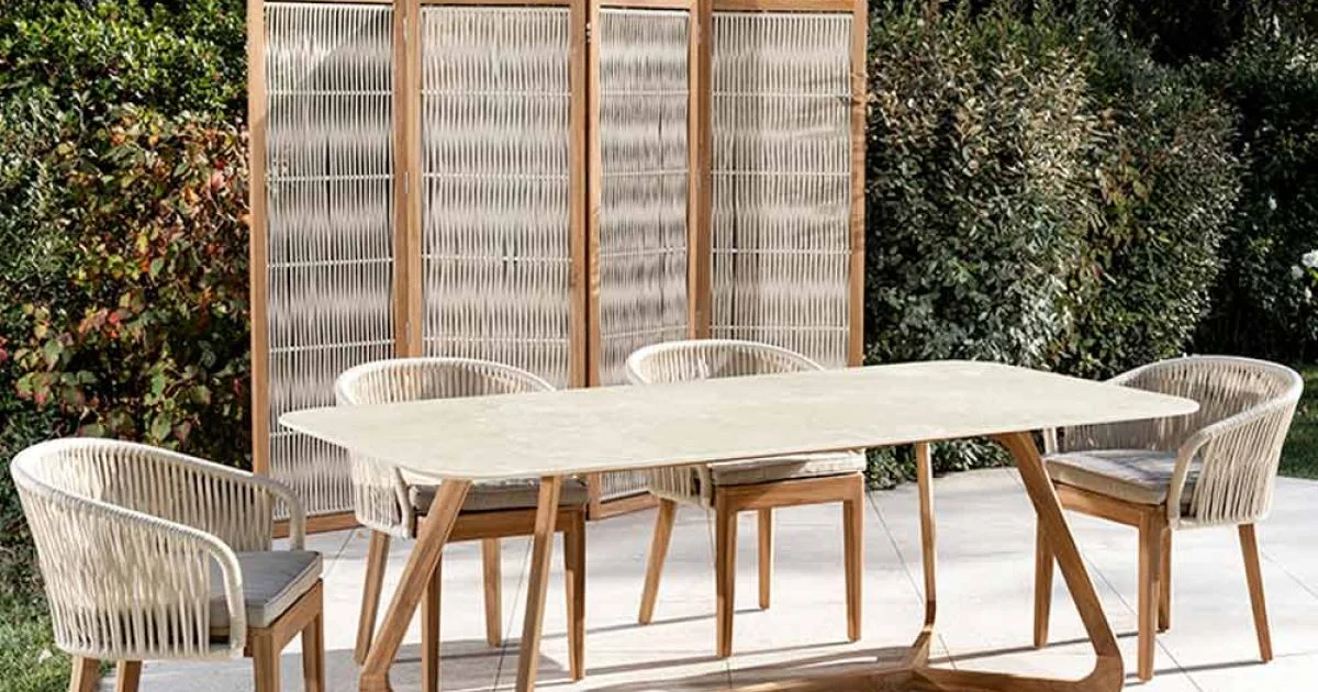 Tavolo con Base in Legno e Piano in Ceramica Chianca di Ostuni - Infinity