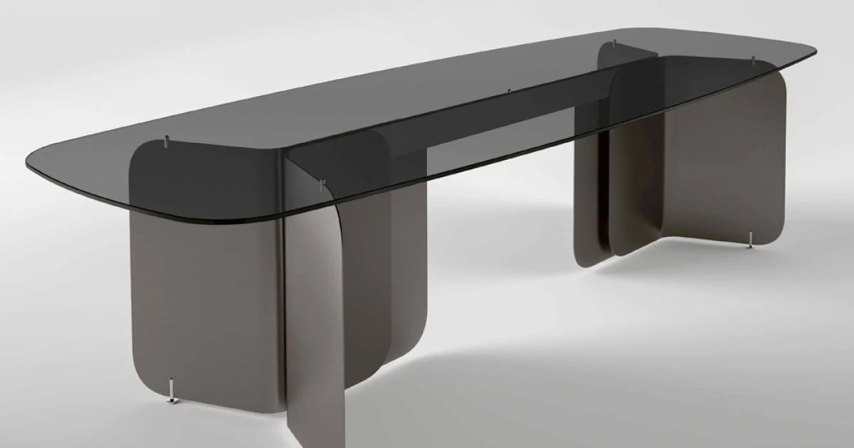 Tavolo con Piano Sagomato in Vetro e Base in Metallo Curvato - Piacere