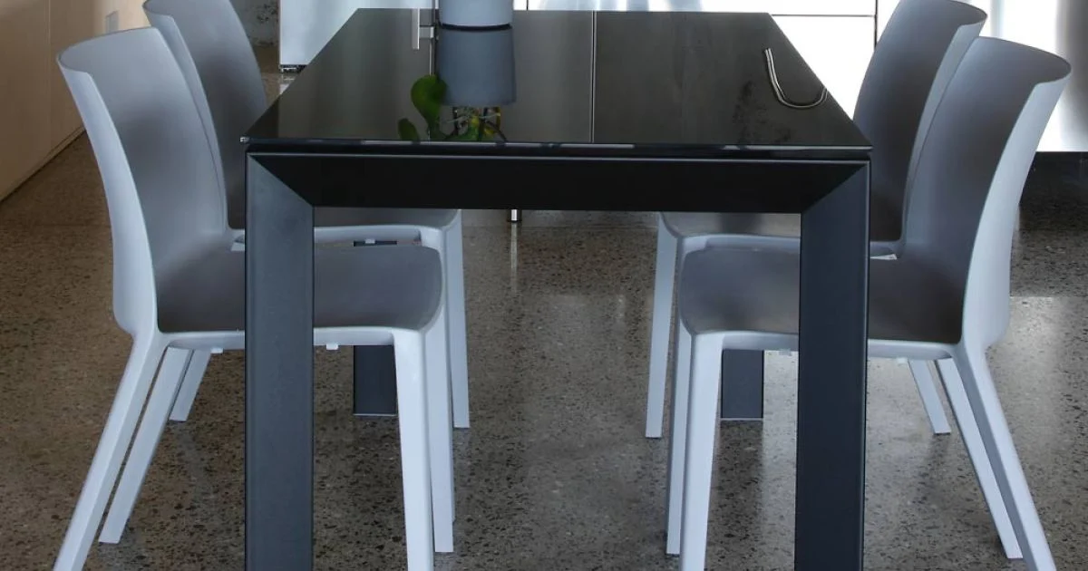Tavolo Cucina Allungabile Fino a 170 cm in Metallo e Vetro Temperato - Berto