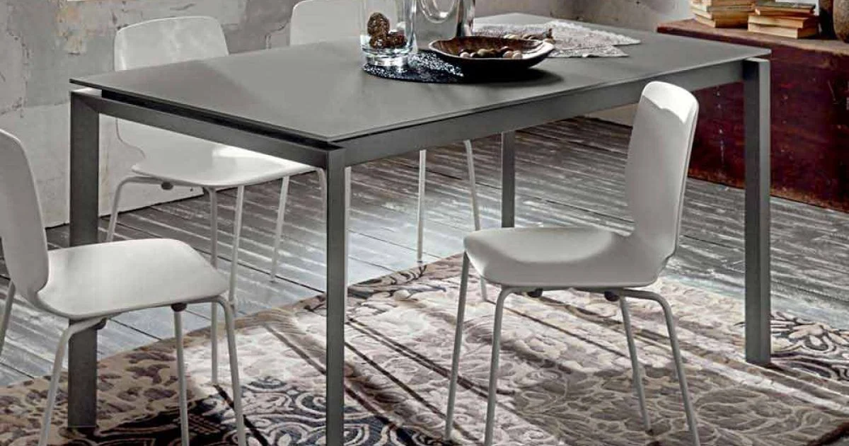 Tavolo Cucina in Vetro Opaco con Struttura in Metallo Made in Italy - Spilla