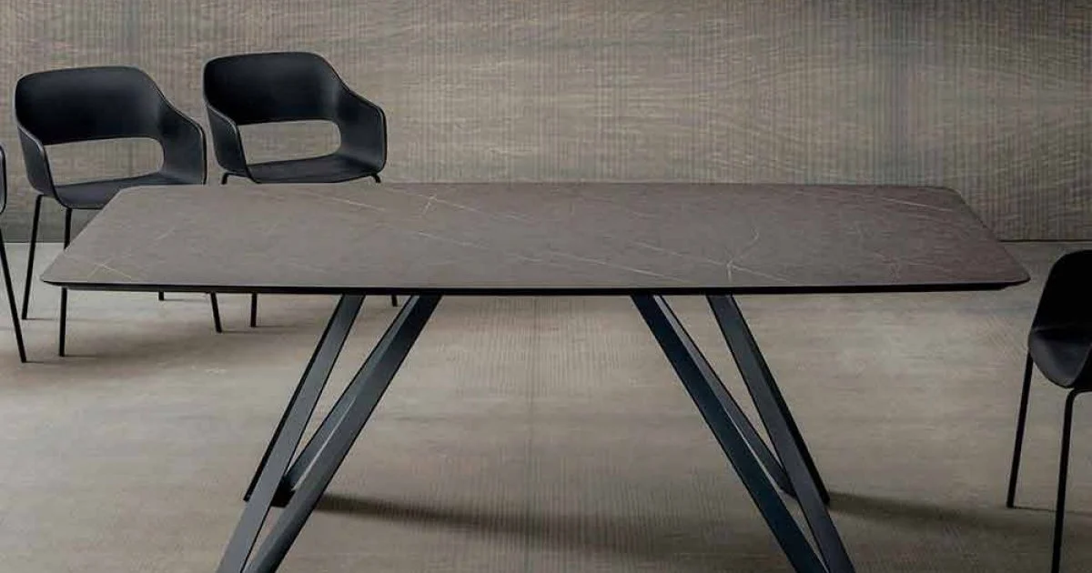 Tavolo da Cucina in Hpl con Base in Metallo Antracite Made in Italy - Aresto
