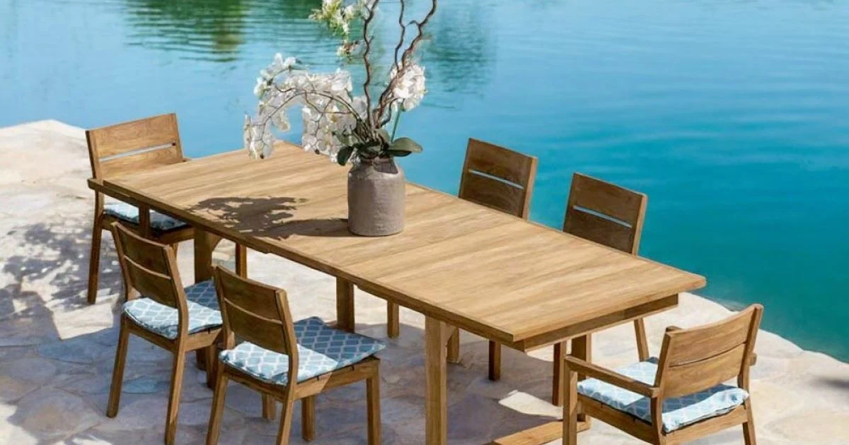 Tavolo da Esterno Allungabile con Sedie e Poltroncine in Teak - Marie