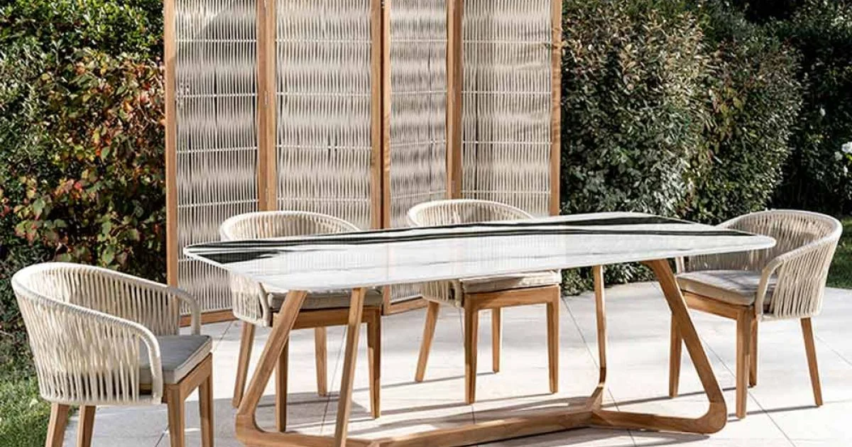 Tavolo da Esterno con Base in Legno e Piano in Ceramica Panda White - Infinity