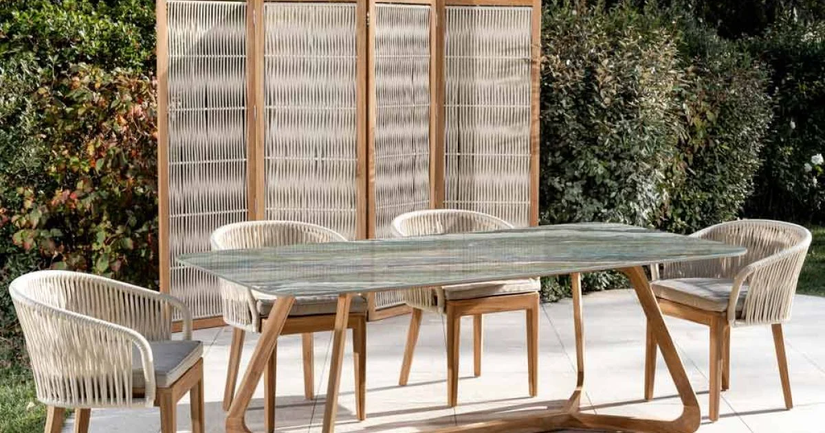 Tavolo da Esterno con Base in Legno e Piano in Ceramica Royal Peacock - Infinity