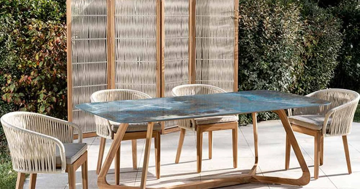 Tavolo da Esterno con Base in Legno e Piano in Ceramica Thunderstorm - Infinity