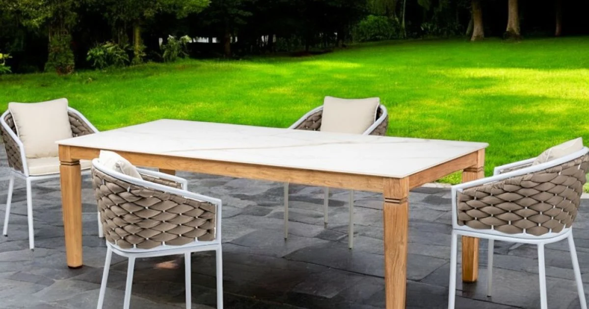 Tavolo da Giardino con 4 Sedie in Alluminio e Intreccio - Artes