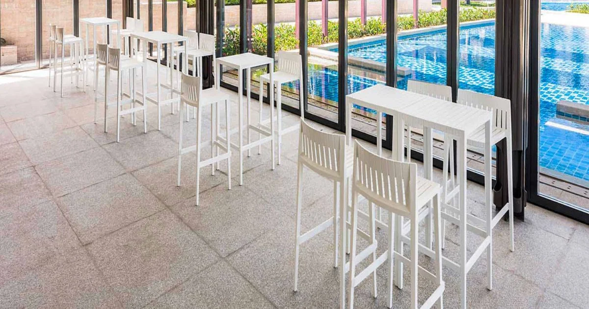 Tavolo da giardino Spritz by Vondom in polipropilene e fibra di vetro