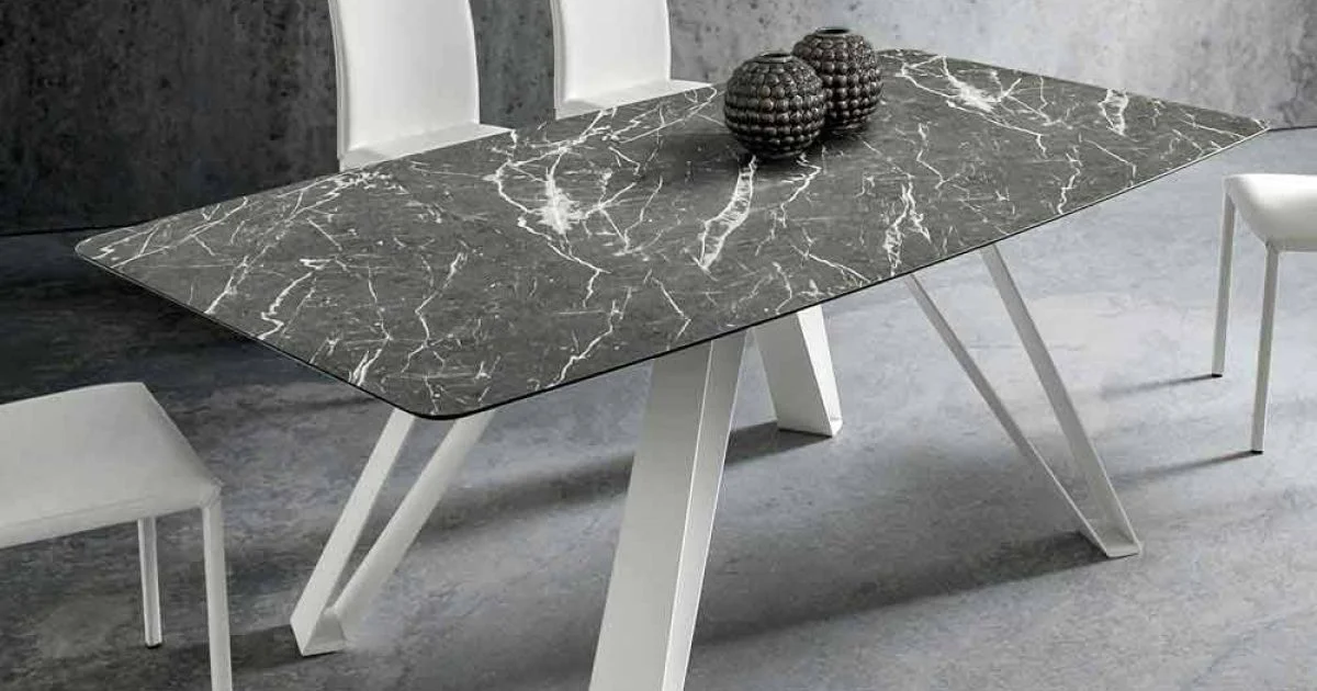 Tavolo da Pranzo con Piano in Hpl e Base in Metallo Made in Italy - Aresto