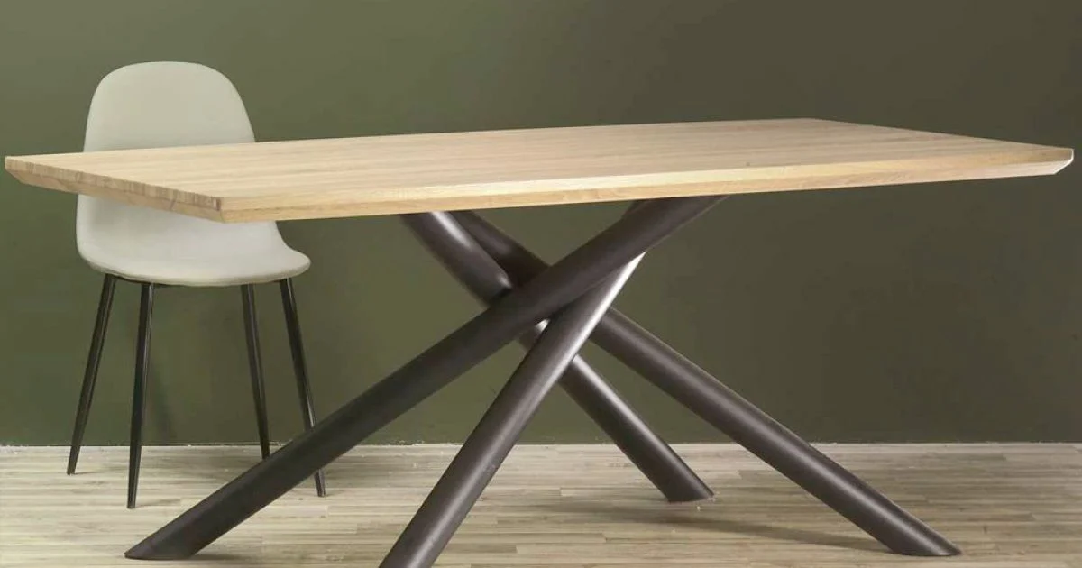 Tavolo da Pranzo in MDF Effetto Legno e Base in Metallo Nero - Tramonto