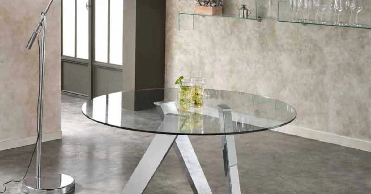 Tavolo da pranzo tondo con top in vetro Adamo, design moderno