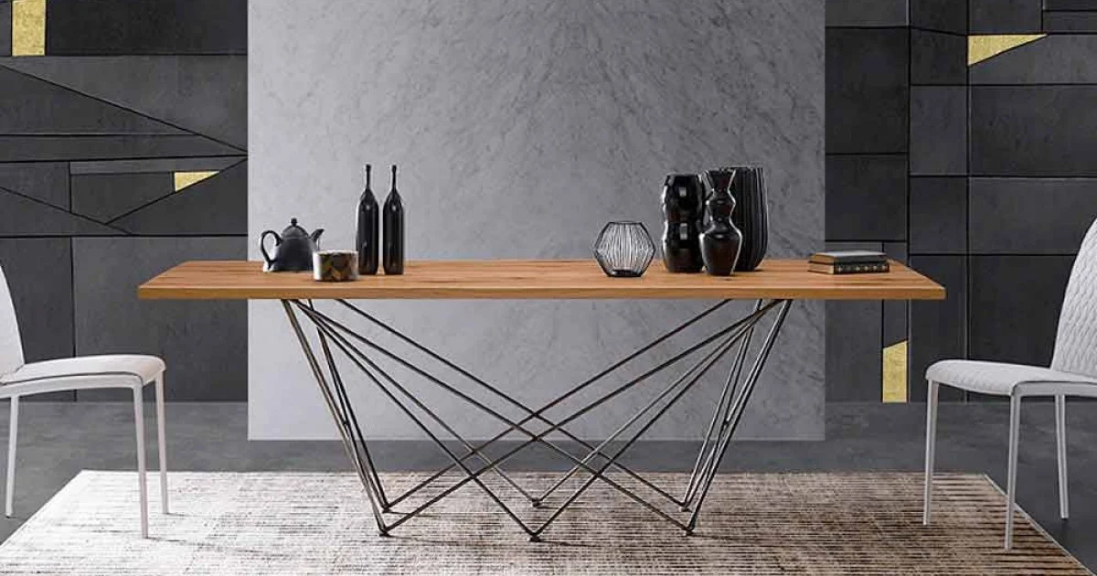 Tavolo di design moderno con piano in legno e base in metallo, Esperia