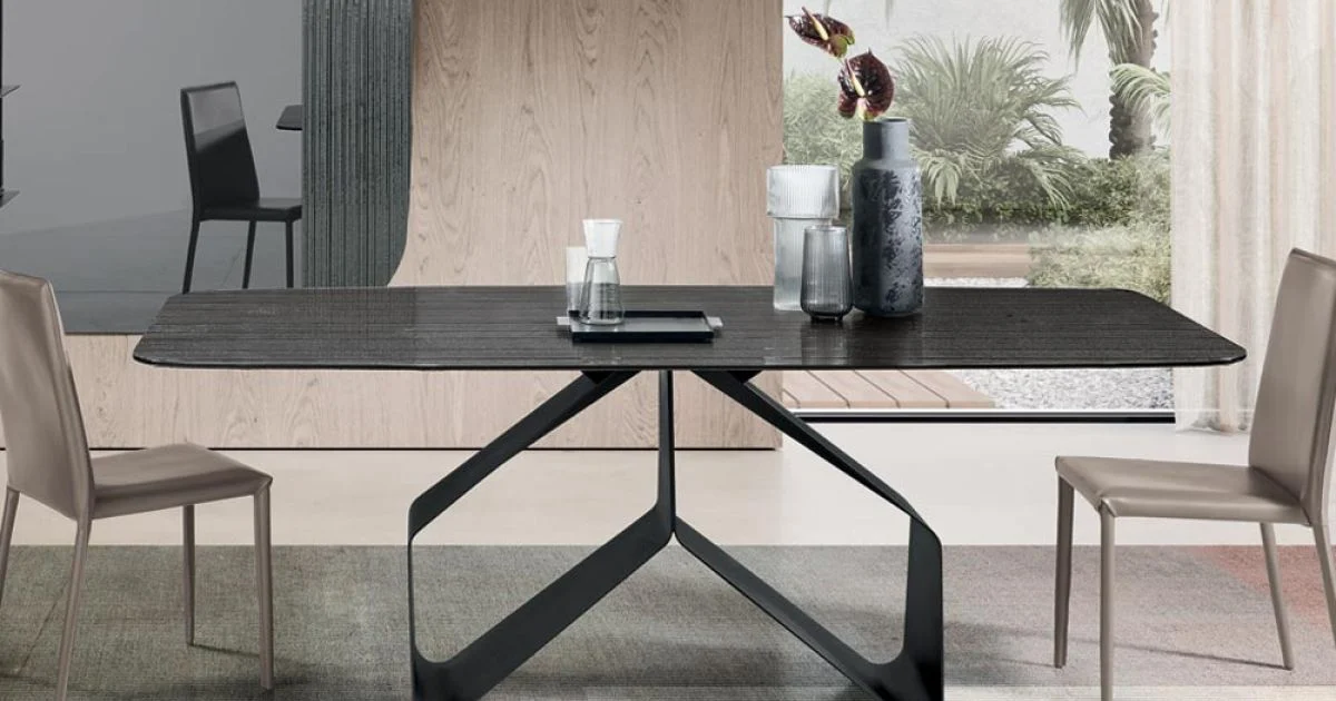 Tavolo Fisso 210x110 cm con Piano in Vetro Rigato e Base in Metallo - Adriano