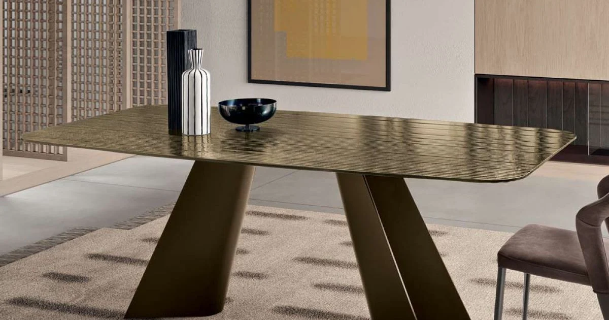 Tavolo Fisso con Base in Metallo e Piano in Vetro Rigato Made in Italy - Lumo