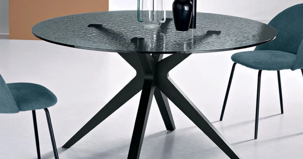 Tavolo Rotondo Diametro 140 cm in Vetro Martellato Fumè e Metallo - Domus