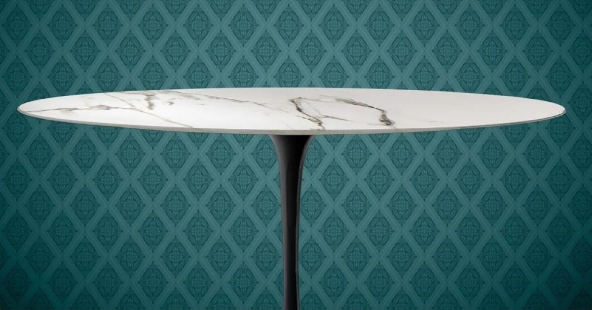 Tavolo Tulip Eero Saarinen H 74 Ovale in Ceramica Aura 22 Made in Italy - Scarlet