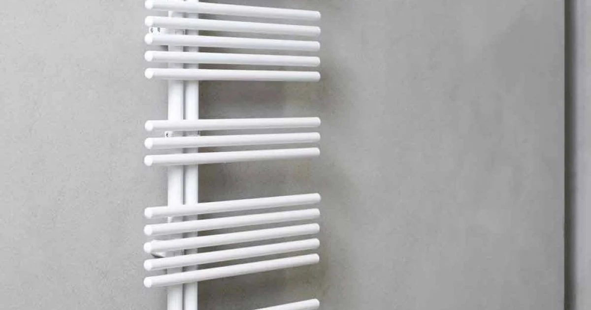 Termoarredo Scaldasalviette Bagno Design Moderno a Parete fino a 690 W - Pavone