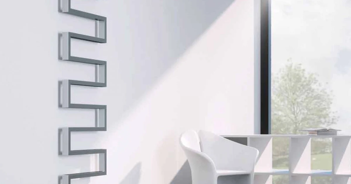 Termoarredo verticale idraulico finitura cromata Snake by Scirocco H