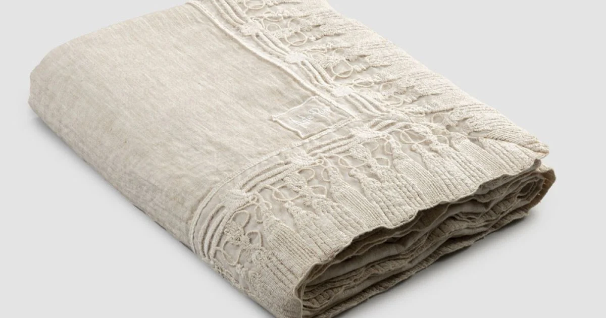 Tovaglia in Lino Beige Rettangolare con Cornice Pizzo Nappine di Lusso - Zippel