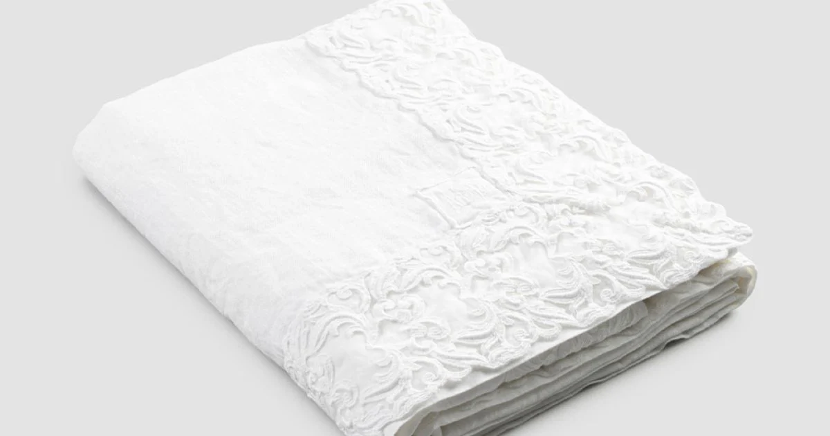 Tovaglia in Lino Bianco o Burro con Pizzo Farnese Design Rettangolare - Kippel