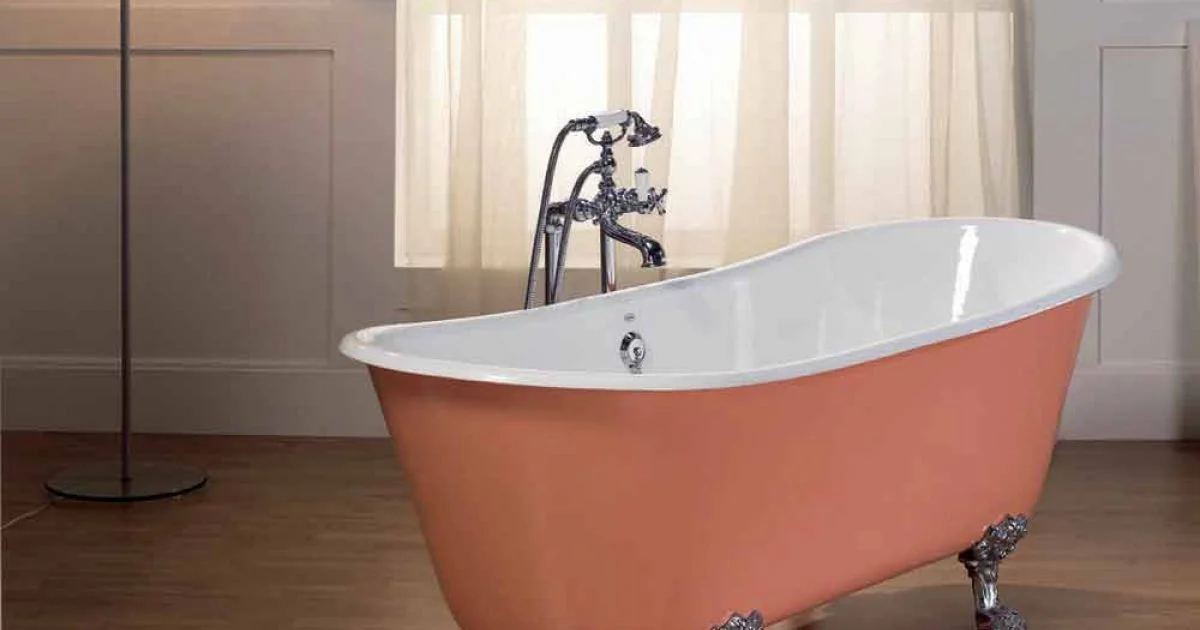 Vasca da bagno in ghisa verniciata con piedini vintage Melissa