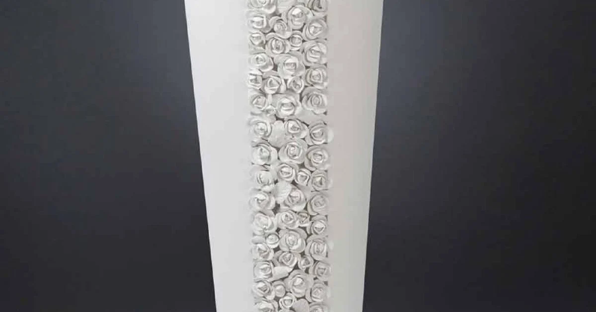 Vaso Alto in Ceramica Bianca con Decoro Realizzato a Mano in Italia - Calisto