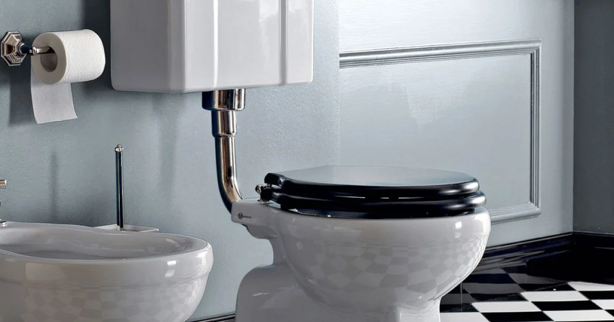 Vaso WC a Terra Cassetta in Ceramica e Sedile Nero Vintage Made in Italy – Marwa