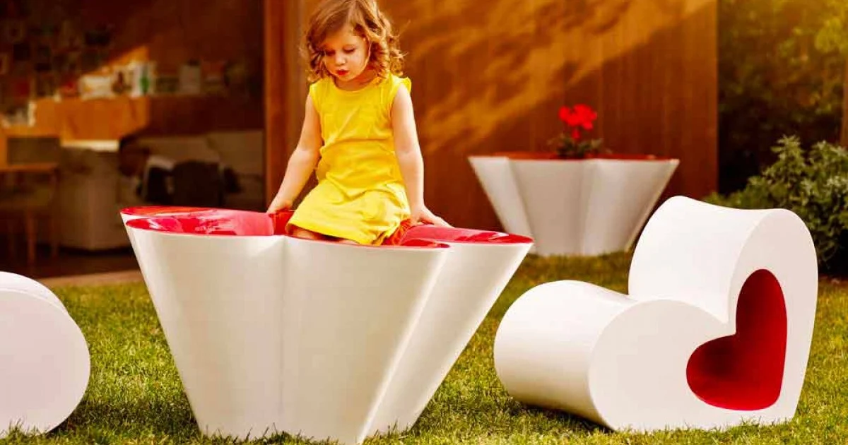 Vondom Agatha fioriera da esterno di design in polietilene colorato