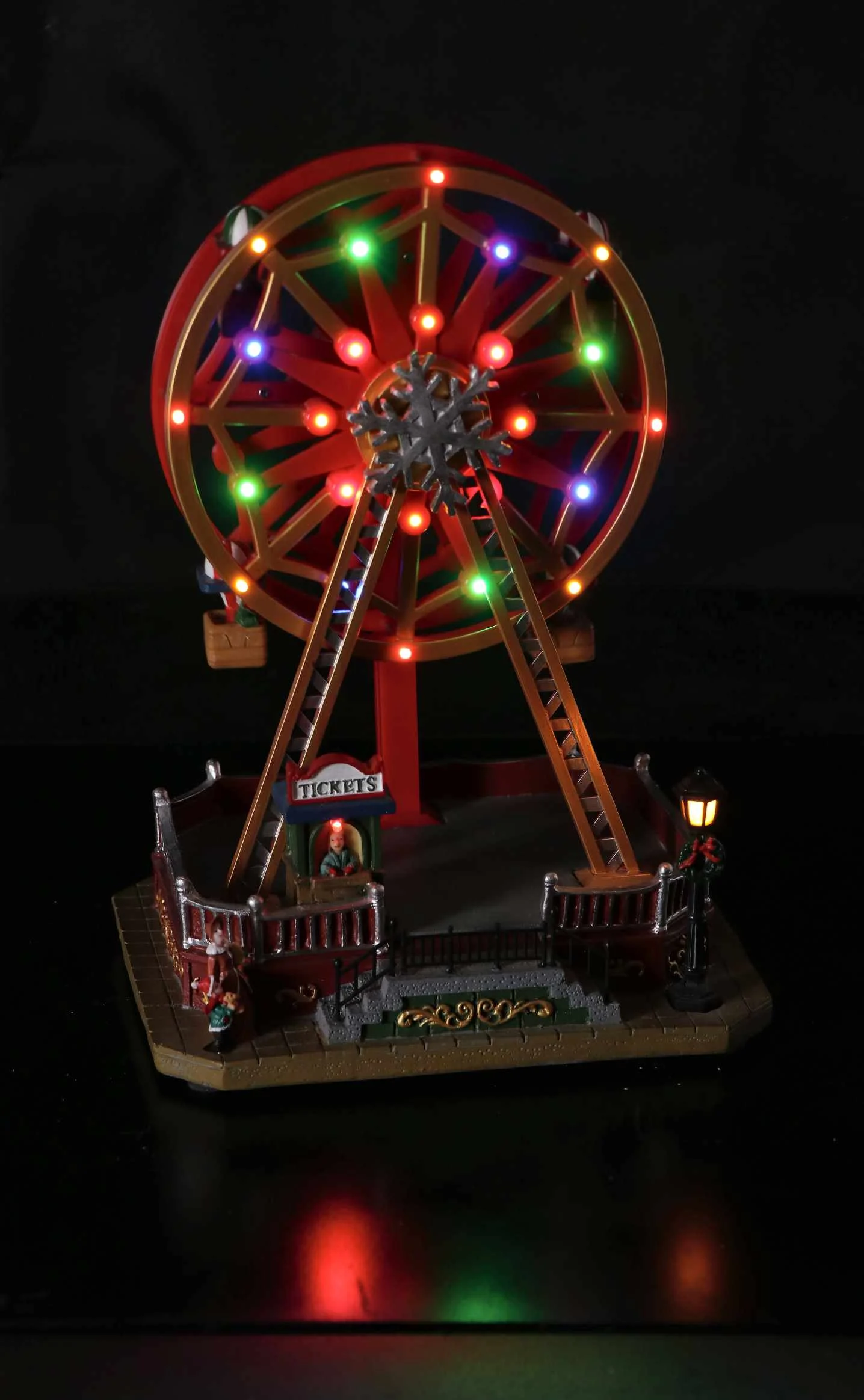 Ad Trend Giostra Natale con 26 Led 23 x 19 Cm H 32 Cm Multicolor