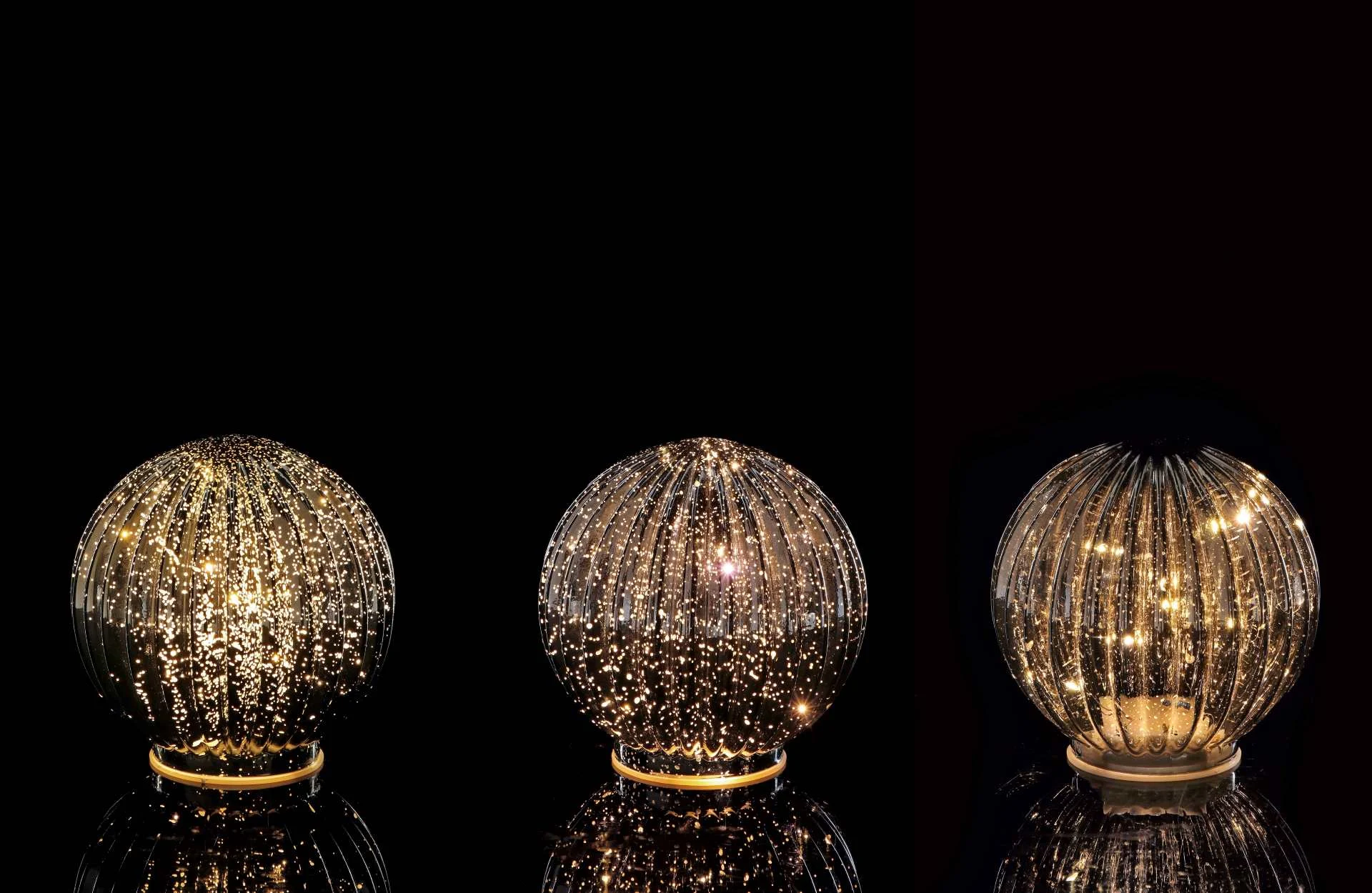Ad Trend Sfera Natale Vetro Ass. con 12 Led D 15 Cm Oro 1 Pz