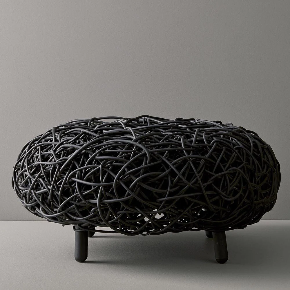 Poggiapiedi Loop in rattan nero