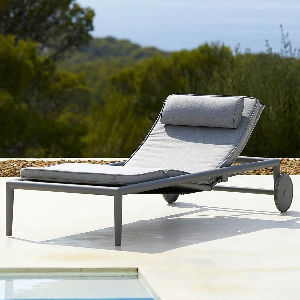 Poltrona lounge Conic grigio chiaro
