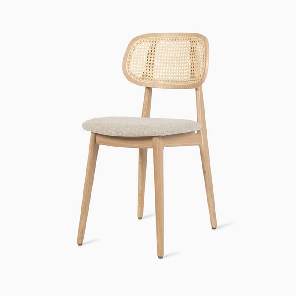 Sedia Titus in rovere naturale verniciato sedile imbottito riccio bianco tiglio