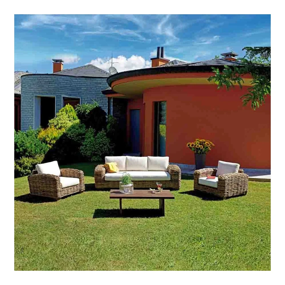 Set da giardino Bangalore realizzato in rattan gigante e tavolino in legno di mango
