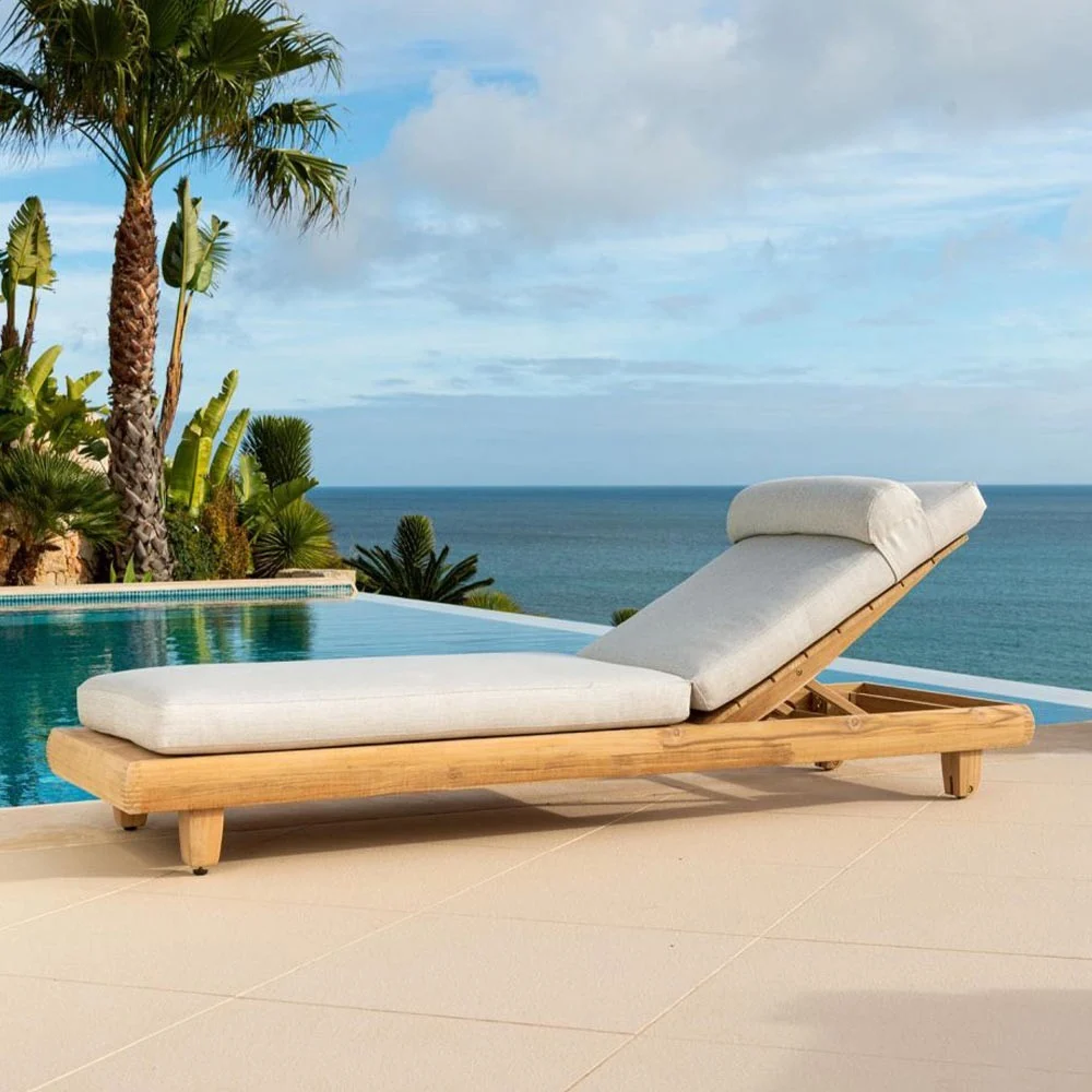 Sorrento Sunbath in Tiling Solid Teak con cuscino