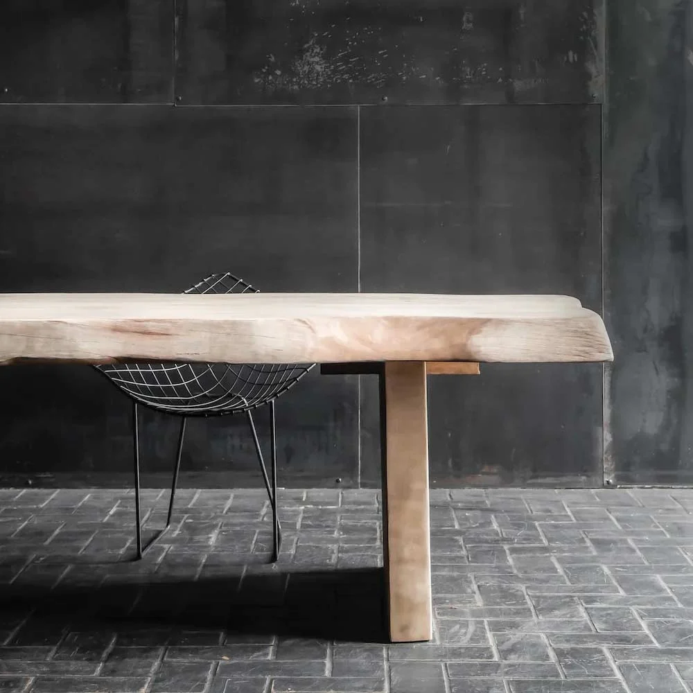 Tutta la tavola di legno